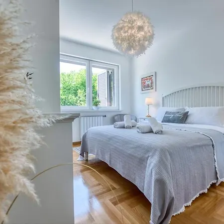 Lägenhet Mashadreamhome Zadar